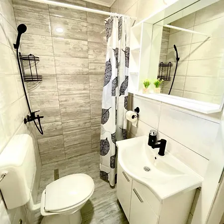 Adel Apartment